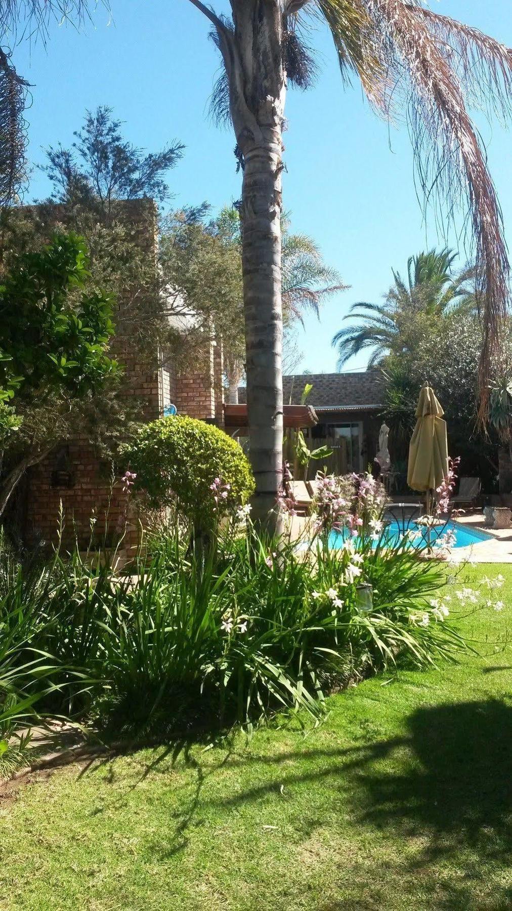 Earthbound Guest House Oudtshoorn Eksteriør bilde